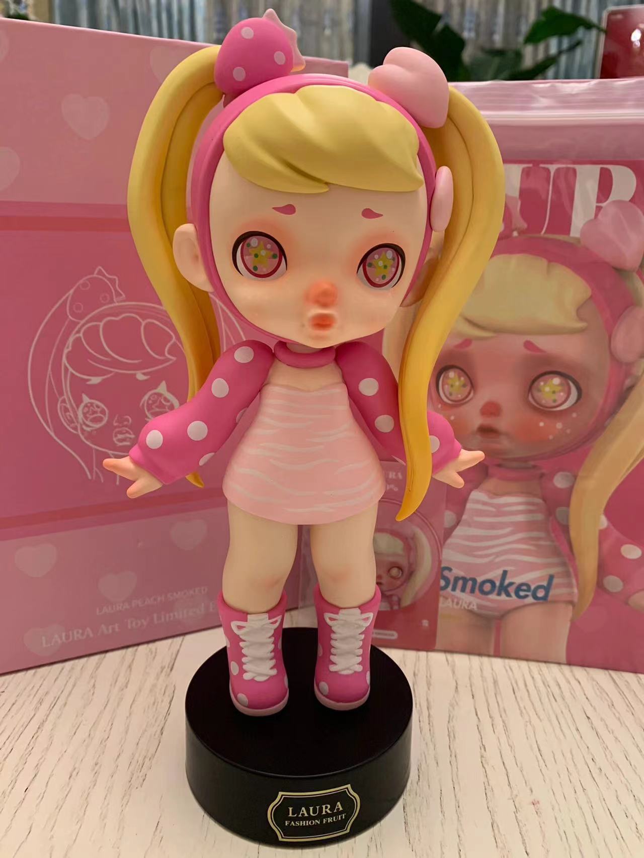 Laura Size 200%Peach Kaoru(Unboxing flawless) Big Figure Mega Doll