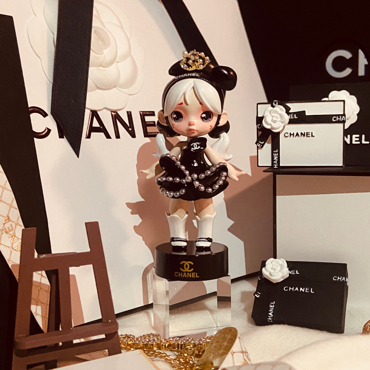 Laura Redesign Doll Chanel No.5